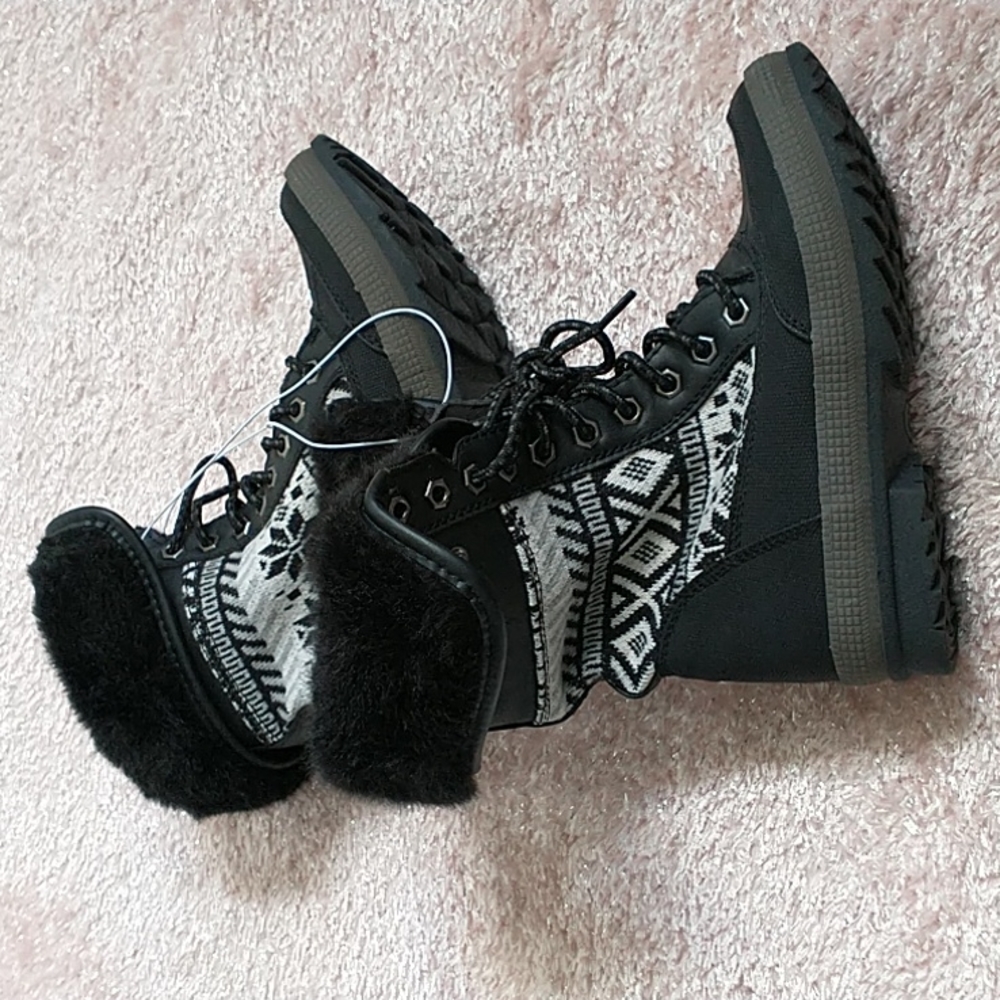 Celebrity Pink Boots - Picture 2 of 4